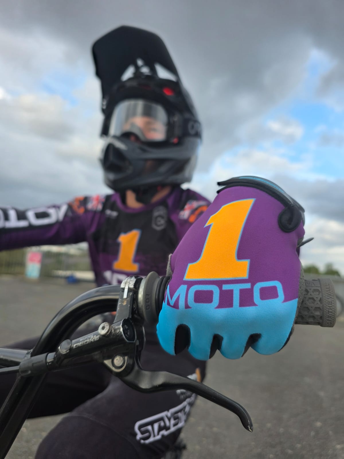 Moto1 Team Issue Staystrong Gloves